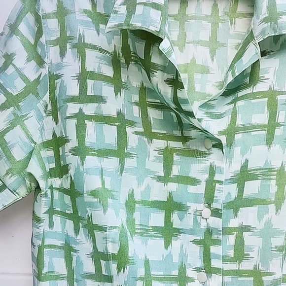 Green Print 1960s Vintage Fitted Short Sleeve Nylon Blouse Button Front - Picture 6 of 11